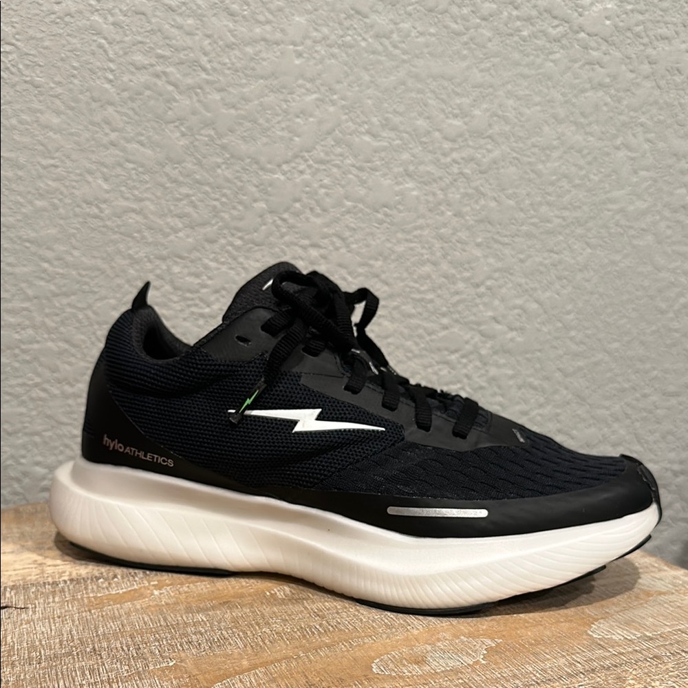 hyloATHLETICS Running Shoes